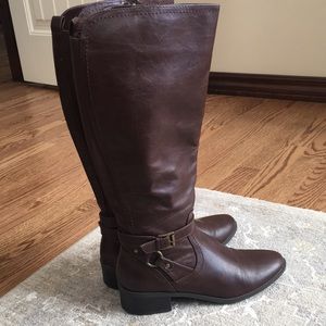 Liz Claiborne brown tall boots. Wider calf with stretch. Sz 8.5. Brown.